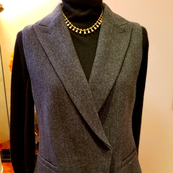 Club Monaco Charcoal Grey Tweed Vest with Pinstripe Lining. - Picture 2 of 13
